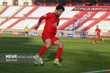 تساوی بدون گل در نیمه اول بازی ملوان و تراکتور