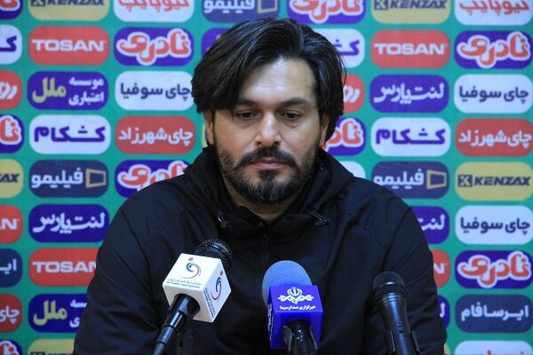 دقیقی: در ورزشگاه تختی آبادان نمی‌توان فوتبال بازی کرد