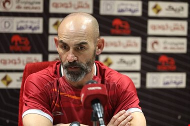 خمز: نباید اعتماد به نفس کاذب داشته باشیم‌