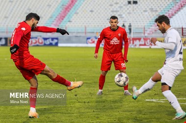 تبریزی ها مس را به چهار میخ کشیدند/ تراکتور به یک قدمی صدر رسید