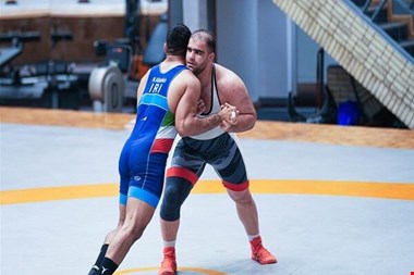 جنگ تمام عیار سنگین‌وزن‌های کشتی فرنگی/ ۱۸ گوش‌شکسته محک می‌خورند