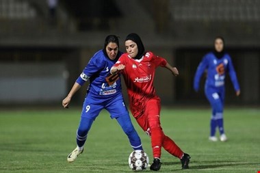 قفل بر پای خانم گل لیگ برتر فوتبال بانوان