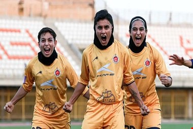 خاتون با شکست گلگهر به صدر جدول بازگشت/ پرسپولیس به سپاهان باخت