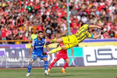 کنایه کاپیتان استقلال به پرسپولیس: قبلا پشت پرده بود، الآن همه چیز علنی شده