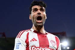 تساوی المپیاکوس مقابل پافوس؛ طارمی شانس آورد اخراج نشد!